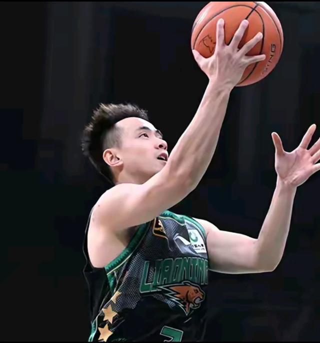 男子篮球比赛最热门：辽宁男篮兢兢业业保持领先的简单介绍