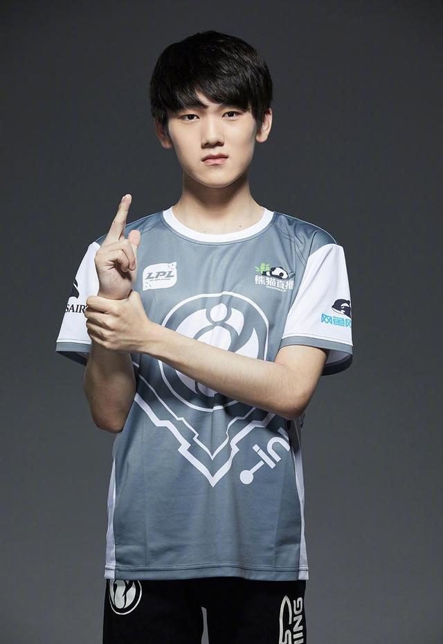 爱游戏大厅-TL横扫IG，Zeus拿下关键大龙小组赛3:0（伦敦）