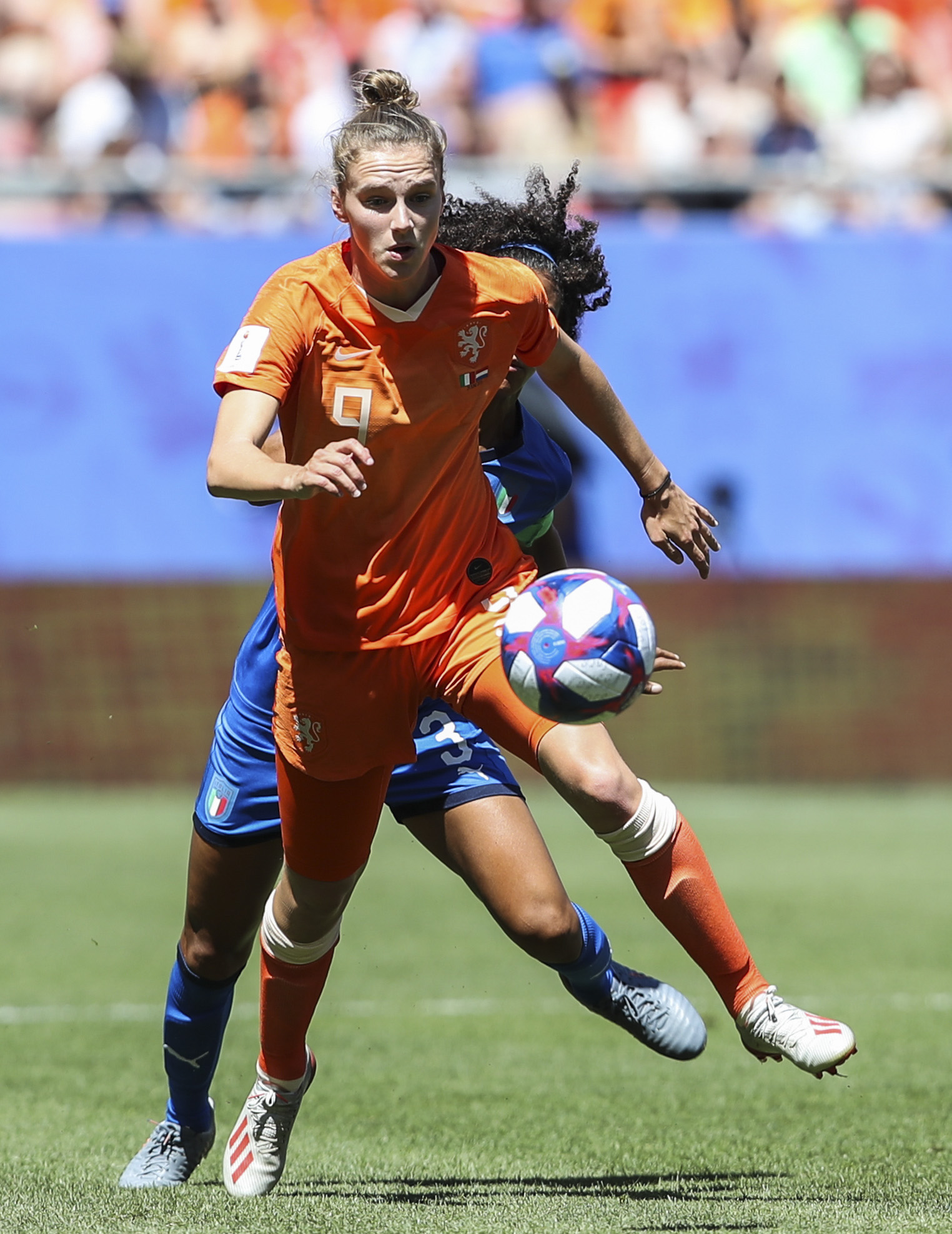 爱游戏APP-瓦朗谢纳主场大胜，保持领先优势的简单介绍