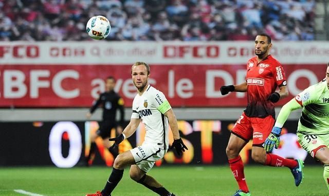 瓦朗谢纳主场大胜,保持领先优势的简单介绍 瓦朗谢纳主场大胜,保持领先优势的简单介绍