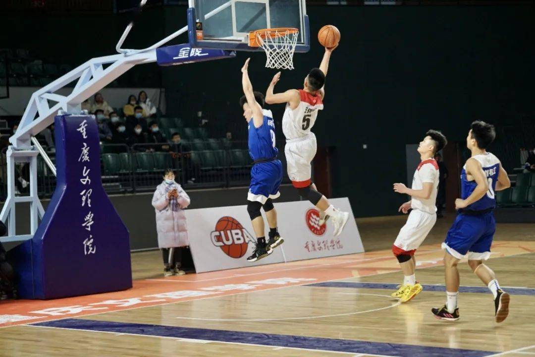 爱游戏在线-重庆男篮交锋内蒙古队，现场观众热情高涨的简单介绍