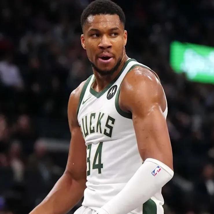 雄鹿轻取国王,米德尔顿表现抢眼! 雄鹿轻取国王,米德尔顿表现抢眼!