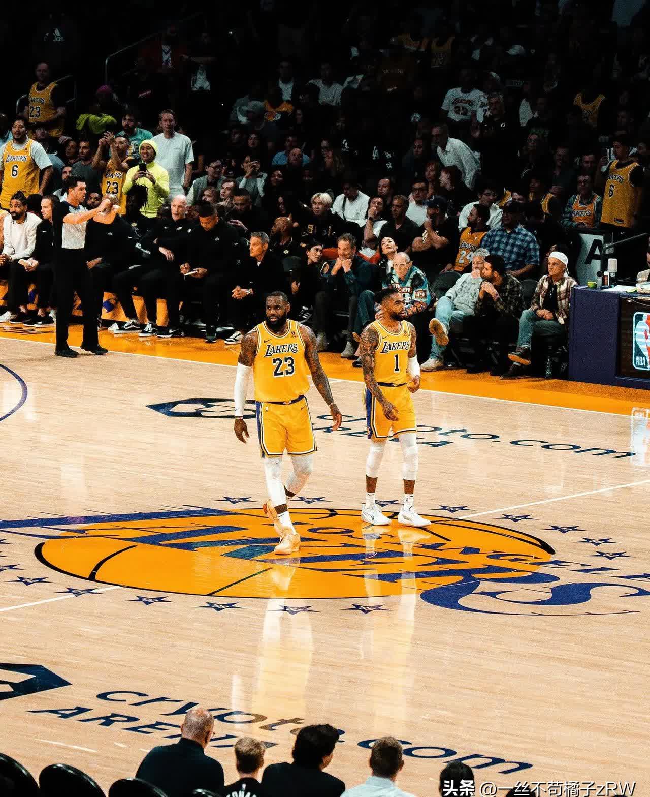 快船不敌湖人,遭遇四连败 快船不敌湖人,遭遇四连败