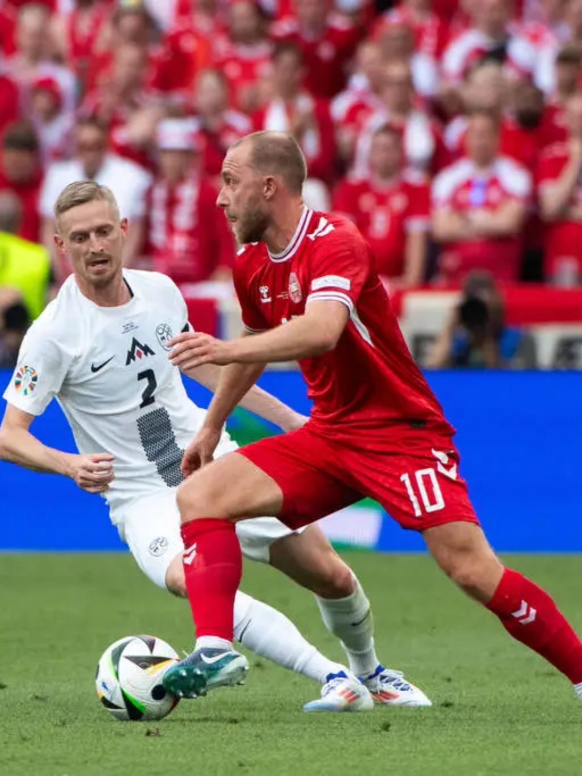 包含克罗地亚鏖战波兰，孙兴慜带队取胜的词条