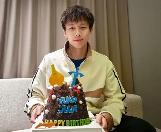 日本队险胜英格兰队，林高远高光表现